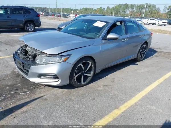 1HGCV1F33KA153668 2019 HONDA ACCORD - Image 2