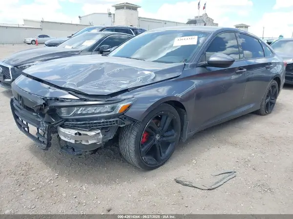 1HGCV1F33KA174181 2019 HONDA ACCORD - Image 2