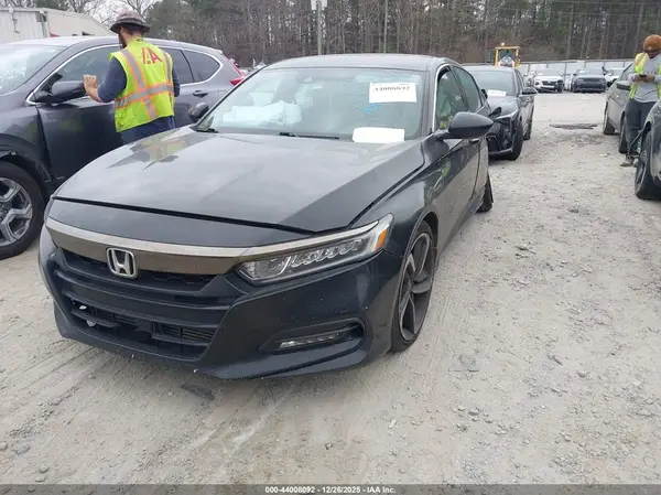 1HGCV1F33KA177405 2019 HONDA ACCORD - Image 2