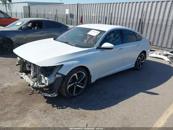 1HGCV1F33LA044435 2020 HONDA ACCORD - Image 2