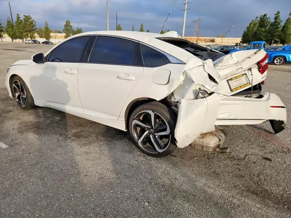 1HGCV1F33LA117268 2020 HONDA ACCORD - Image 2