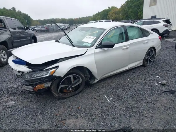 1HGCV1F33NA067751 2022 HONDA ACCORD - Image 2