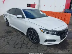 1HGCV1F34JA028614 2018 HONDA ACCORD