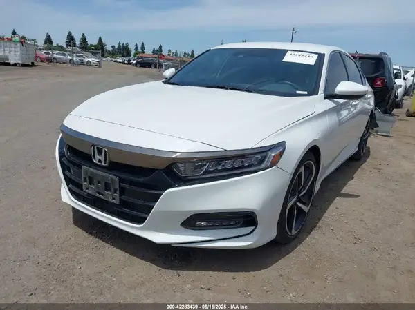 1HGCV1F34JA063105 2018 HONDA ACCORD - Image 2