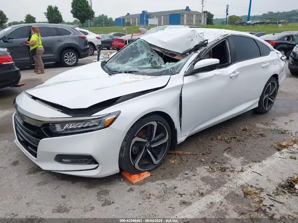 1HGCV1F34JA078106 2018 HONDA ACCORD - Image 2