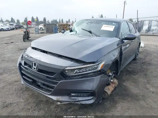 1HGCV1F34JA093088 2018 HONDA ACCORD - Image 2