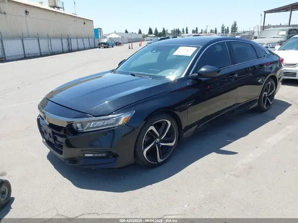 1HGCV1F34JA159915 2018 HONDA ACCORD - Image 2