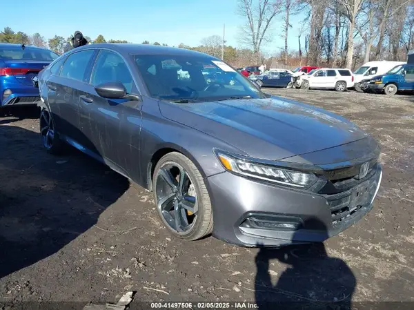 1HGCV1F34JA184684 2018 HONDA ACCORD - Image 1