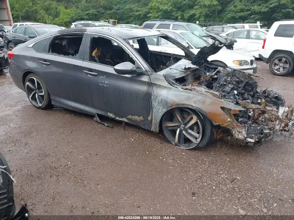 1HGCV1F34JA200429 2018 HONDA ACCORD - Image 1