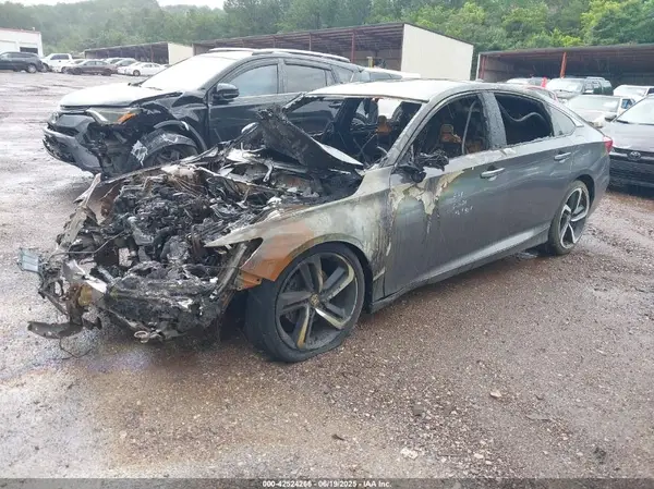 1HGCV1F34JA200429 2018 HONDA ACCORD - Image 2