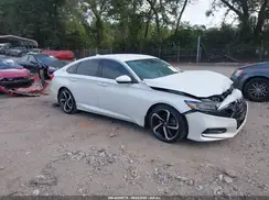 1HGCV1F34JA252613 2018 HONDA ACCORD