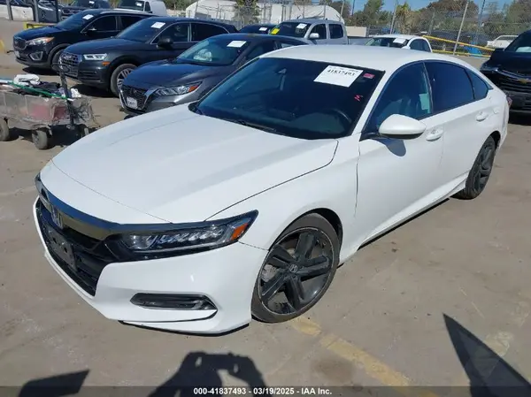 1HGCV1F34JA264499 2018 HONDA ACCORD - Image 2