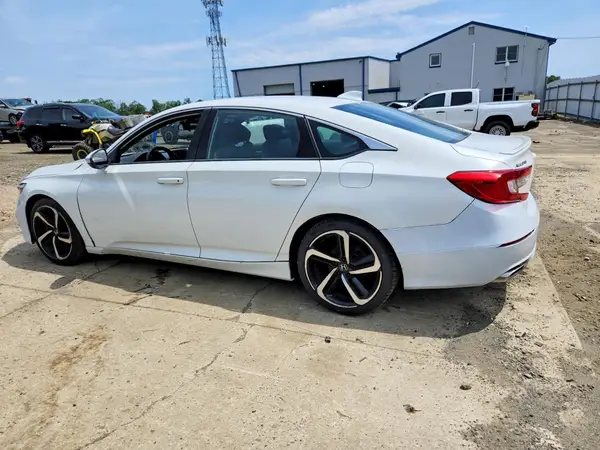 1HGCV1F34JA267242 2018 HONDA ACCORD - Image 2