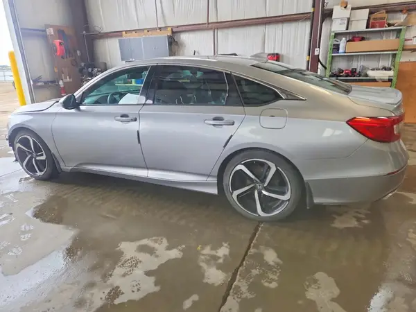 1HGCV1F34JA809648 2018 HONDA ACCORD - Image 2