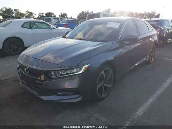 1HGCV1F34KA001298 2019 HONDA ACCORD - Image 2