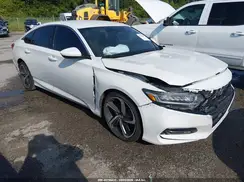1HGCV1F34KA086806 2019 HONDA ACCORD