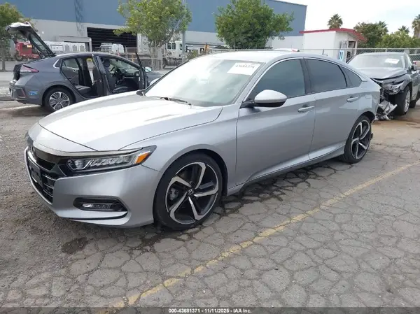 1HGCV1F34LA117490 2020 HONDA ACCORD - Image 2