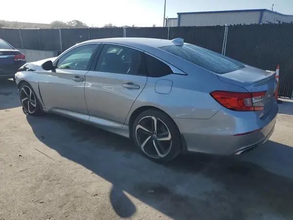 1HGCV1F35JA025284 2018 HONDA ACCORD - Image 2