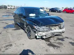 1HGCV1F35JA053649 2018 HONDA ACCORD