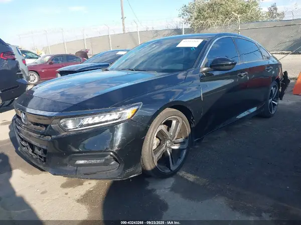 1HGCV1F35JA060651 2018 HONDA ACCORD - Image 2
