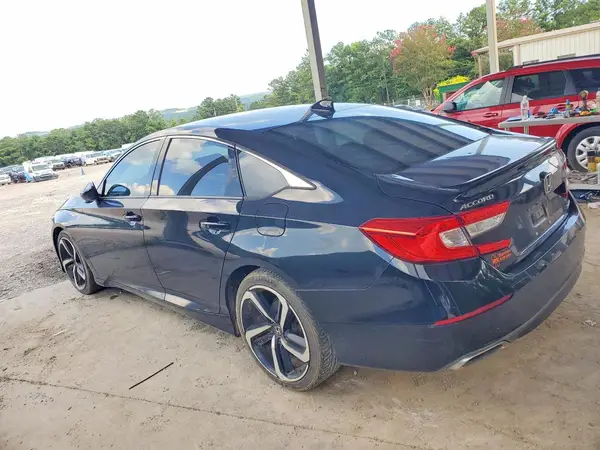 1HGCV1F35JA068779 2018 HONDA ACCORD - Image 2