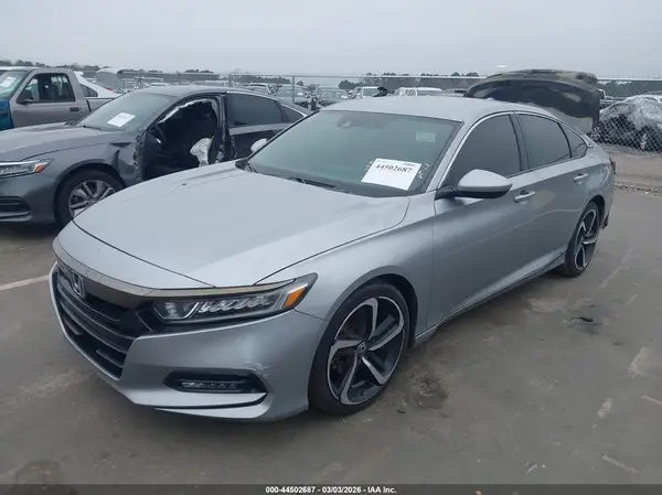 1HGCV1F35JA137065 2018 HONDA ACCORD - Image 2