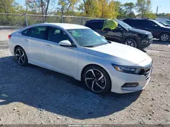 1HGCV1F35JA139284 2018 HONDA ACCORD