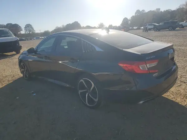 1HGCV1F35JA181597 2018 HONDA ACCORD - Image 2