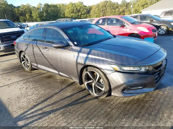 1HGCV1F35JA197556 2018 HONDA ACCORD