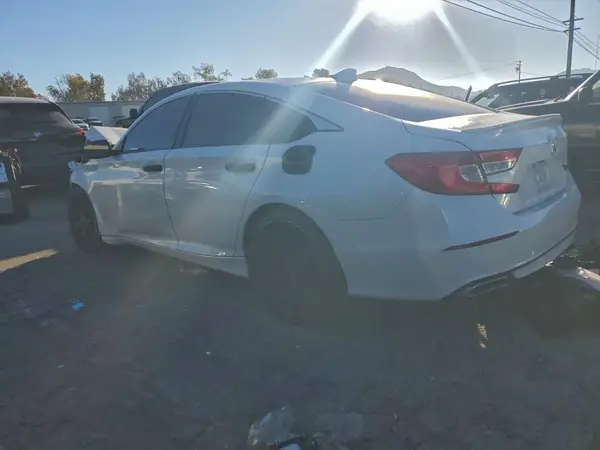 1HGCV1F35JA198464 2018 HONDA ACCORD - Image 2