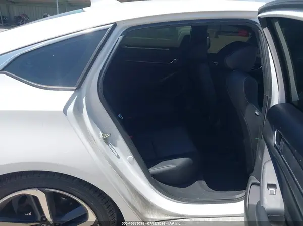 2018 HONDA ACCORD IAAI lot 45683095 auction photo 8