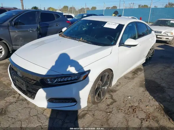1HGCV1F35JA260526 2018 HONDA ACCORD - Image 2
