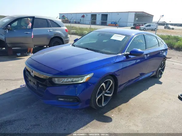 1HGCV1F36JA040182 2018 HONDA ACCORD - Image 2