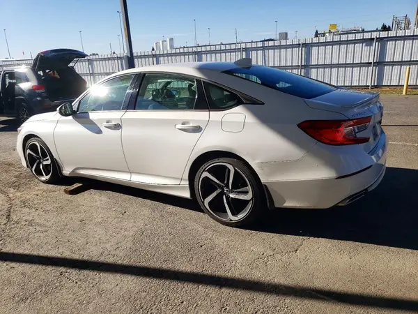 1HGCV1F36JA128665 2018 HONDA ACCORD - Image 2