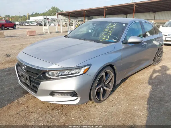 1HGCV1F36JA139875 2018 HONDA ACCORD - Image 2