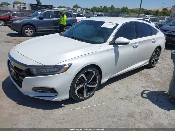 1HGCV1F36JA160404 2018 HONDA ACCORD - Image 2