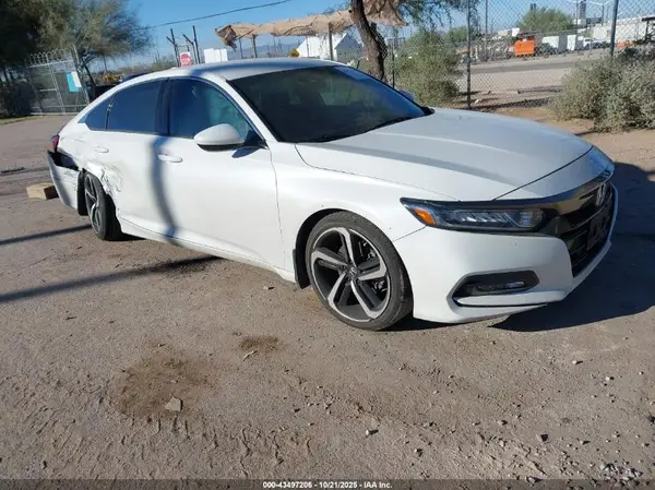 1HGCV1F36JA165585 2018 HONDA ACCORD - Image 1