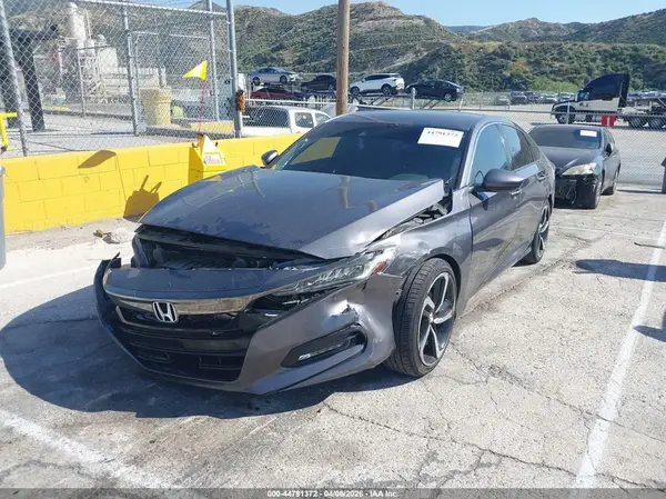 1HGCV1F36JA167028 2018 HONDA ACCORD - Image 2