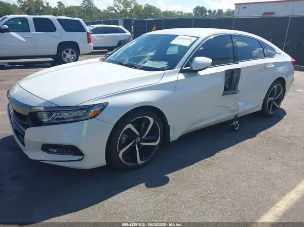 1HGCV1F36JA217328 2018 HONDA ACCORD - Image 2