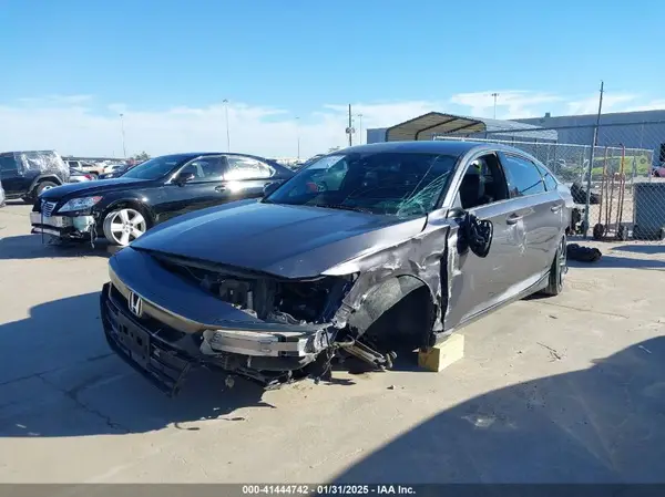 1HGCV1F36JA240611 2018 HONDA ACCORD - Image 2