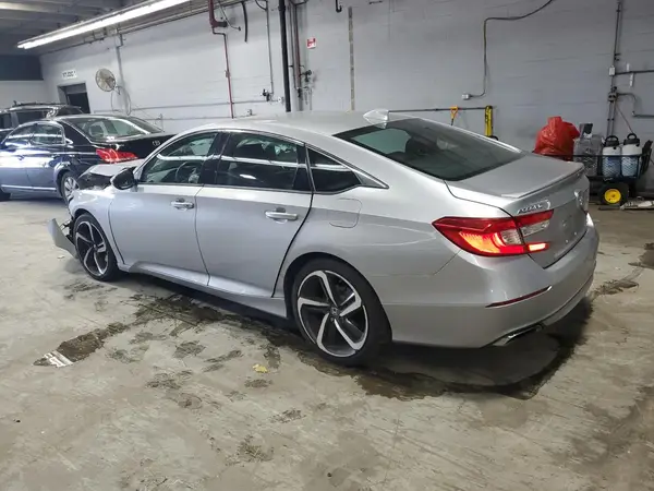 1HGCV1F36JA260888 2018 HONDA ACCORD - Image 2