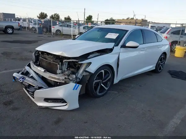 1HGCV1F36JA262737 2018 HONDA ACCORD - Image 2