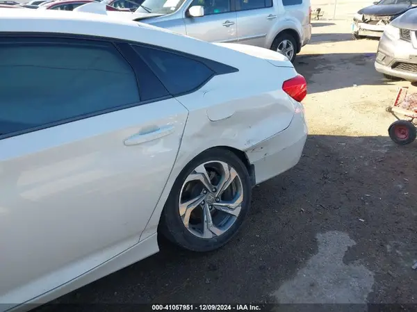 2019 HONDA ACCORD auction photo 6