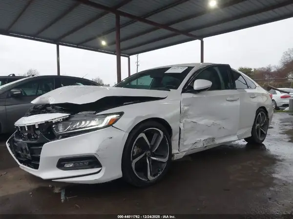 1HGCV1F37JA012682 2018 HONDA ACCORD - Image 2