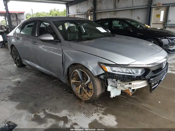1HGCV1F37JA028428 2018 HONDA ACCORD - Image 1