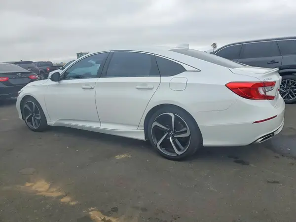1HGCV1F37JA063065 2018 HONDA ACCORD - Image 2