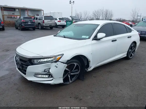 1HGCV1F37JA075524 2018 HONDA ACCORD - Image 2