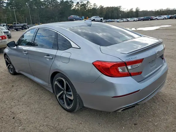 1HGCV1F37JA097300 2018 HONDA ACCORD - Image 2
