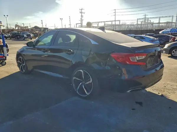 1HGCV1F37JA098995 2018 HONDA ACCORD - Image 2