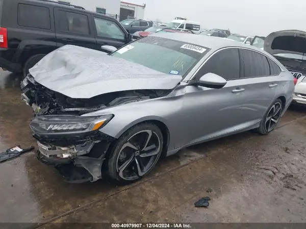 1HGCV1F37JA137083 2018 HONDA ACCORD - Image 2